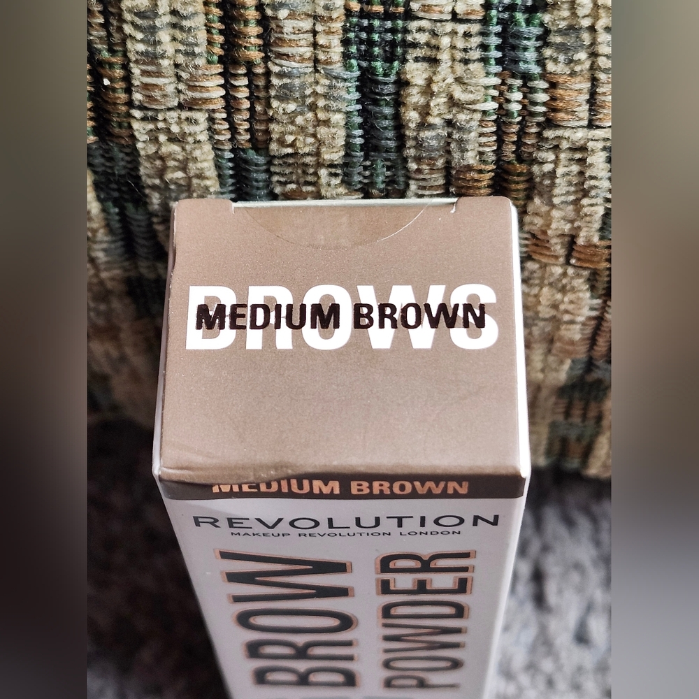 Revolution Brow Powder in Medium Brown - Picture 6 of 10